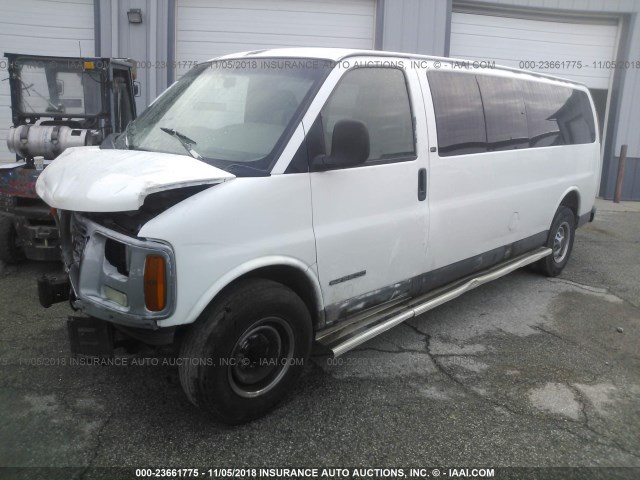 1GJHG39R5X1105213 - 1999 GMC SAVANA G3500 WHITE photo 2