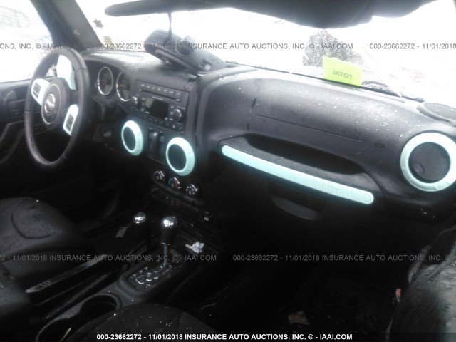 1C4AJWAGXHL755702 - 2017 JEEP WRANGLER SPORT BLACK photo 5