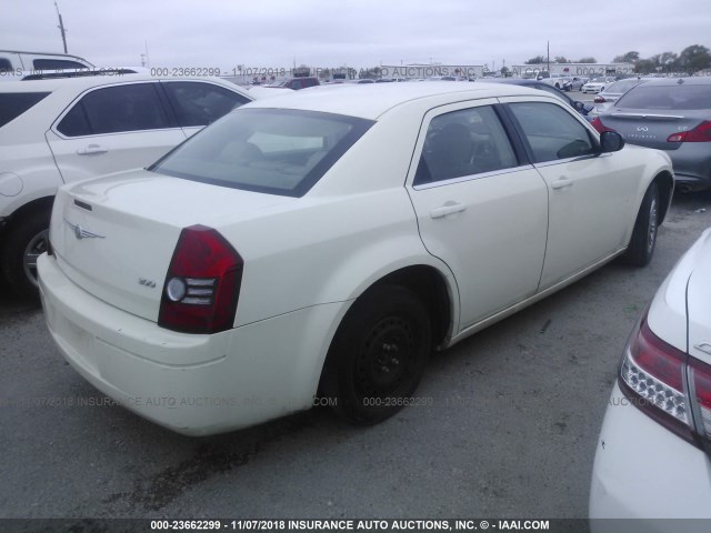 2C3KA43DX9H576056 - 2009 CHRYSLER 300 LX CREAM photo 4