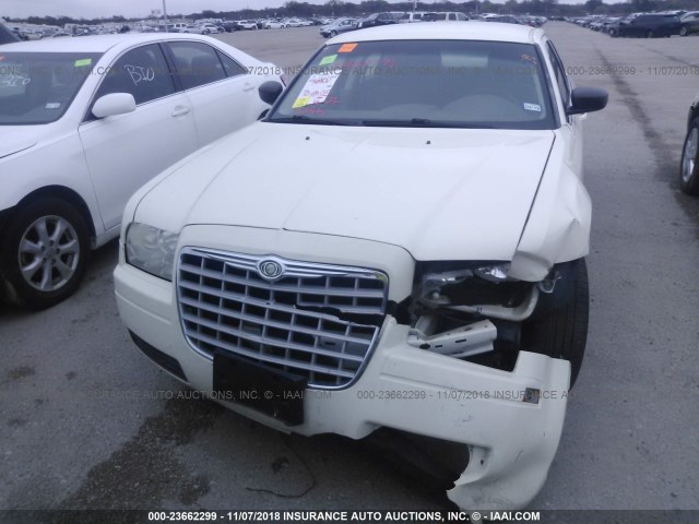 2C3KA43DX9H576056 - 2009 CHRYSLER 300 LX CREAM photo 6