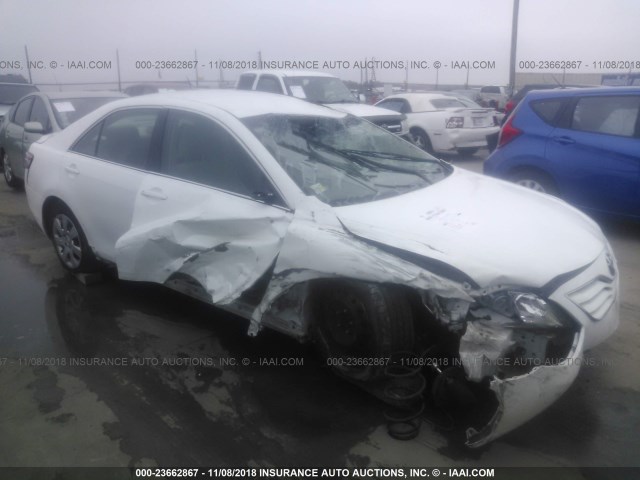 4T1BF3EK9BU636264 - 2011 TOYOTA CAMRY SE/LE/XLE WHITE photo 1