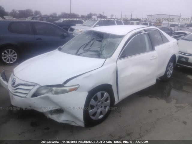 4T1BF3EK9BU636264 - 2011 TOYOTA CAMRY SE/LE/XLE WHITE photo 2