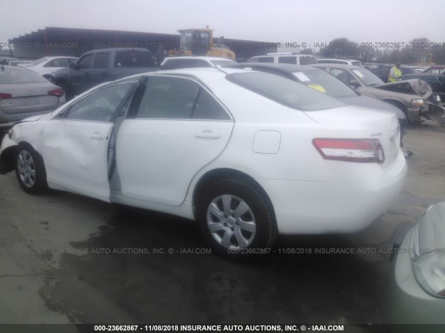 4T1BF3EK9BU636264 - 2011 TOYOTA CAMRY SE/LE/XLE WHITE photo 3