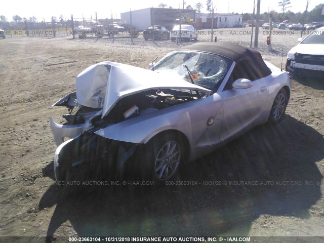 4USBT33443LS43341 - 2003 BMW Z4 2.5 SILVER photo 2