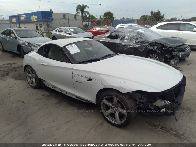 WBALM5C52BE379995 - 2011 BMW Z4 SDRIVE30I WHITE photo 1