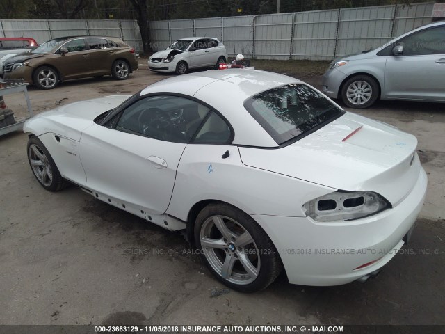 WBALM5C52BE379995 - 2011 BMW Z4 SDRIVE30I WHITE photo 3