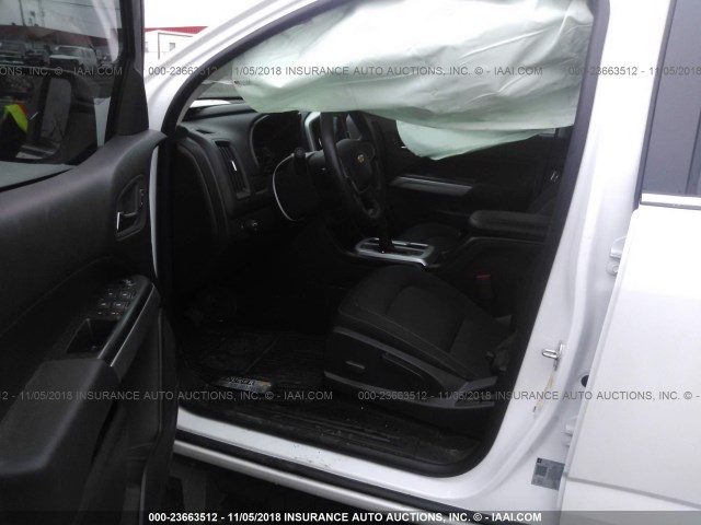 1GCGSCEA6J1253881 - 2018 CHEVROLET COLORADO LT WHITE photo 5