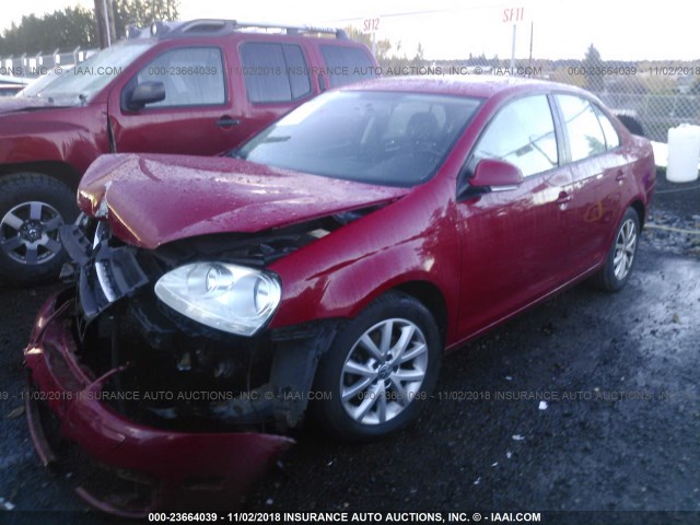 3VWRZ7AJ1AM131527 - 2010 VOLKSWAGEN JETTA SE/SEL RED photo 2