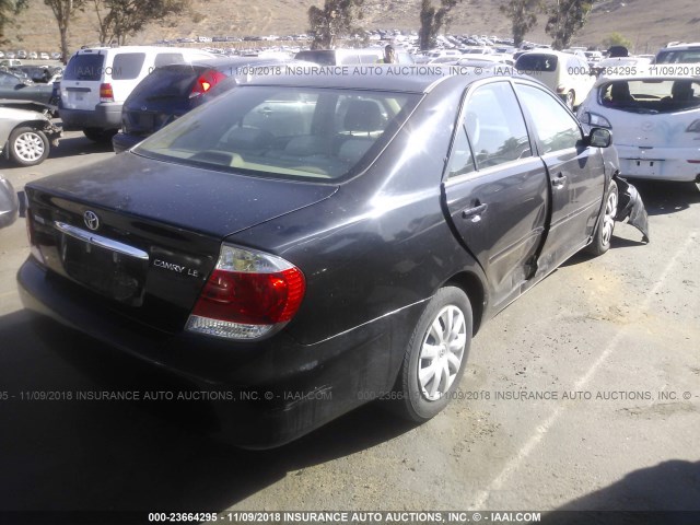 4T1BE32K95U610601 - 2005 TOYOTA CAMRY LE/XLE/SE BLACK photo 4