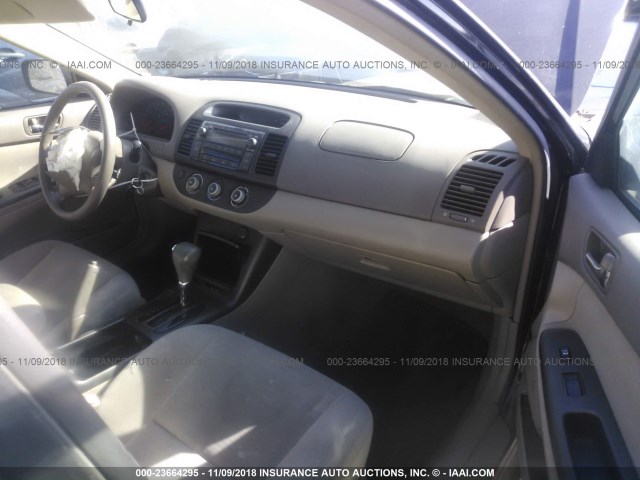 4T1BE32K95U610601 - 2005 TOYOTA CAMRY LE/XLE/SE BLACK photo 5