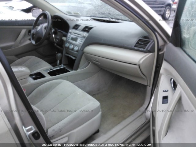 4T1BE46K99U274762 - 2009 TOYOTA CAMRY SE/LE/XLE GOLD photo 5