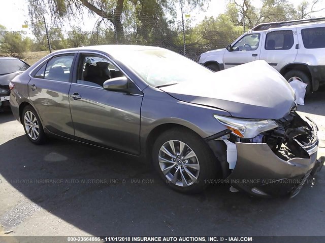 4T1BF1FK8FU950125 - 2015 TOYOTA CAMRY LE/XLE/SE/XSE GRAY photo 1