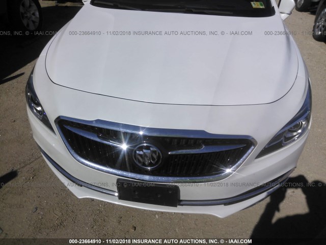 1G4ZS5SS9HU183704 - 2017 BUICK LACROSSE PREMIUM WHITE photo 6