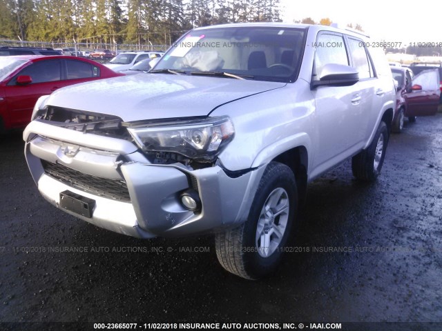 JTEBU5JRXH5433715 - 2017 TOYOTA 4RUNNER SR5 PREM/LTDL/TRAIL/TRD SILVER photo 2