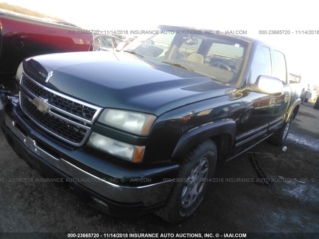 2GCEC13T161118659 - 2006 CHEVROLET SILVERADO C1500 GREEN photo 2