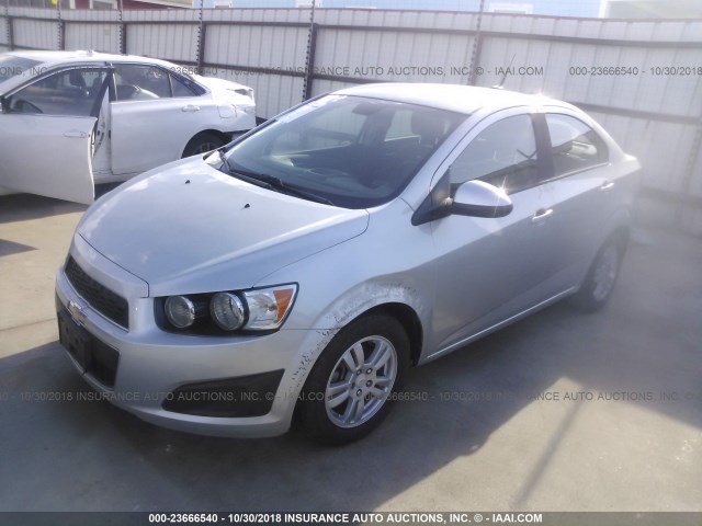 1G1JA5SH5C4155358 - 2012 CHEVROLET SONIC 银色 照片 2