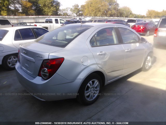 1G1JA5SH5C4155358 - 2012 CHEVROLET SONIC 银色 照片 4