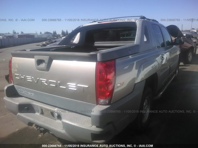 3GNEC13T82G363564 - 2002 CHEVROLET AVALANCHE C1500 GRAY photo 4