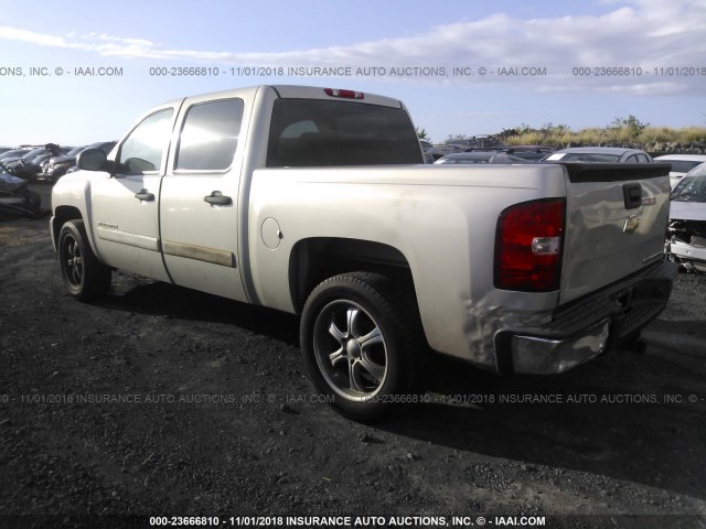 3GCEC13C98G100999 - 2008 CHEVROLET SILVERADO C1500 SILVER photo 3