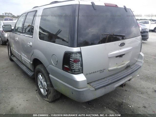 1FMRU15W73LA80913 - 2003 FORD EXPEDITION XLT SILVER photo 3