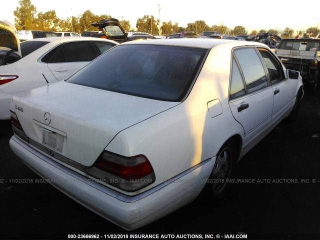 WDBGA43G1WA380897 - 1998 MERCEDES-BENZ S 420 WHITE photo 4