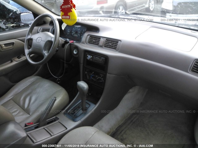 4T1BG22K9XU435869 - 1999 TOYOTA CAMRY CE/LE/XLE 红色 照片 5