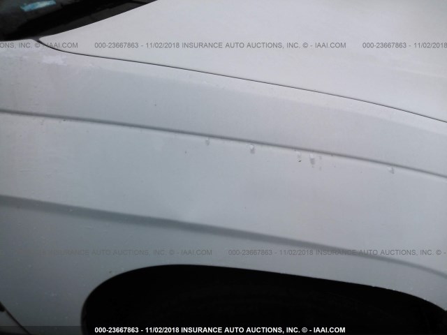 2C4GM48L75R447866 - 2005 CHRYSLER PACIFICA WHITE photo 6