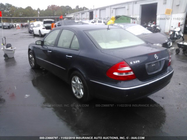 WDBUF65J93A141764 - 2003 MERCEDES-BENZ E 320 BLUE photo 3