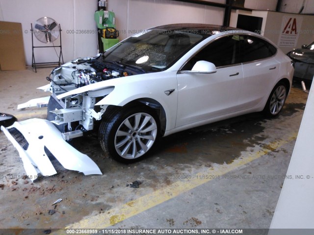 5YJ3E1EA6JF015806 - 2018 TESLA MODEL 3 WHITE photo 2