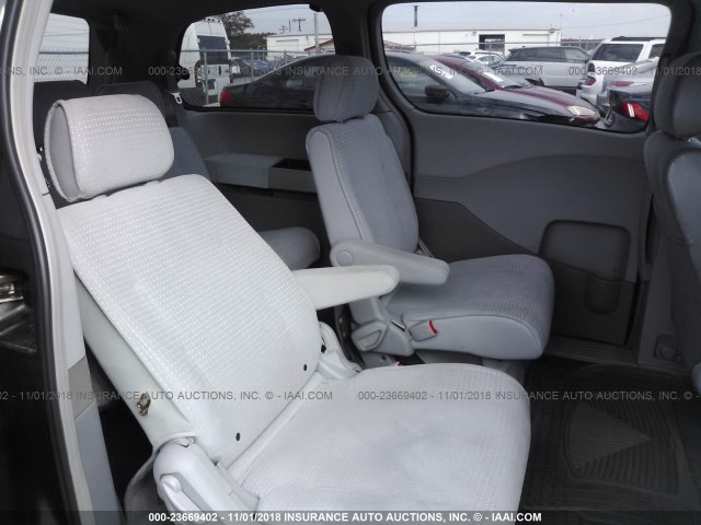 5N1BV28U15N100207 - 2005 NISSAN QUEST S/SE/SL GRAY photo 8