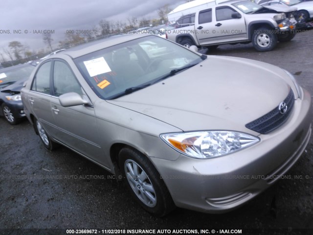 4T1BE30KX2U111420 - 2002 TOYOTA CAMRY LE/XLE/SE GOLD photo 1