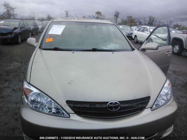 4T1BE30KX2U111420 - 2002 TOYOTA CAMRY LE/XLE/SE GOLD photo 6