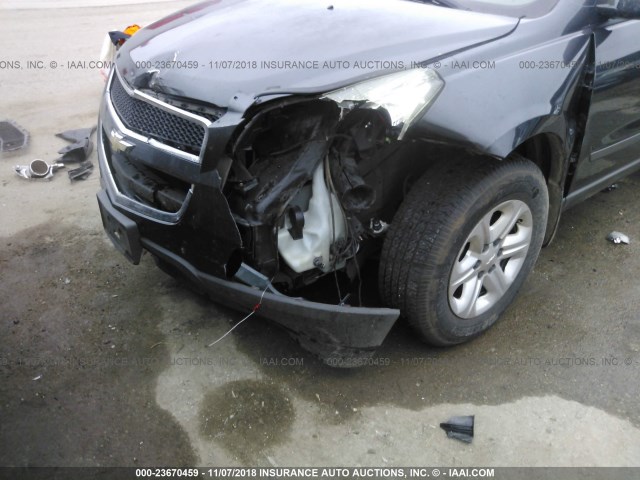 1GNKREED0BJ165364 - 2011 CHEVROLET TRAVERSE LS GRAY photo 6