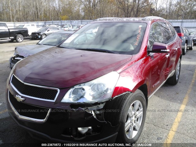 1GNER23D29S173193 - 2009 CHEVROLET TRAVERSE LT RED photo 2