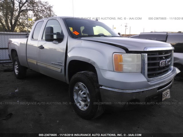 1GTHK296X8E132908 - 2008 GMC SIERRA K2500 HEAVY DUTY SILVER photo 1