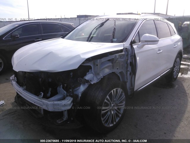 2LMTJ6LR1GBL54044 - 2016 LINCOLN MKX RESERVE WHITE photo 2