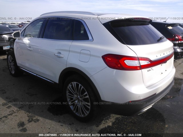 2LMTJ6LR1GBL54044 - 2016 LINCOLN MKX RESERVE WHITE photo 3