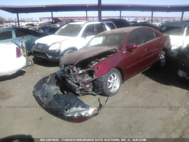 4T1BE32K43U178562 - 2003 TOYOTA CAMRY LE/XLE/SE RED photo 2