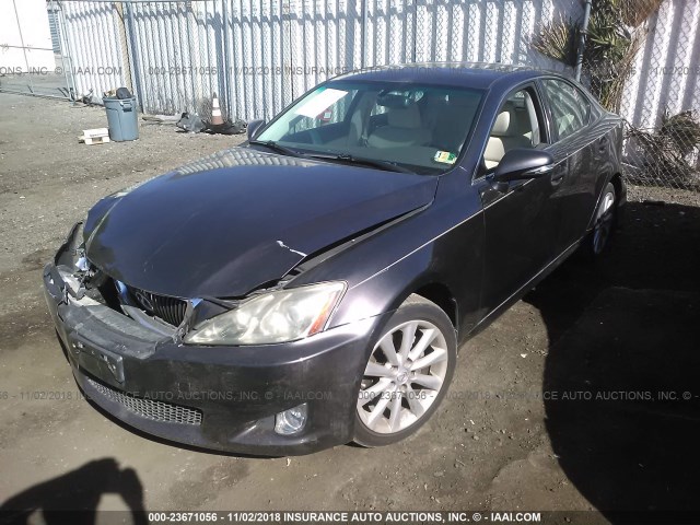 JTHCK262095034286 - 2009 LEXUS IS 250 GRAY photo 2