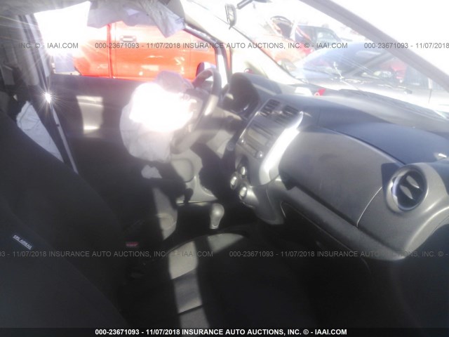 3N1CE2CP9EL426737 - 2014 NISSAN VERSA NOTE S/S PLUS/SV/SL WHITE photo 5