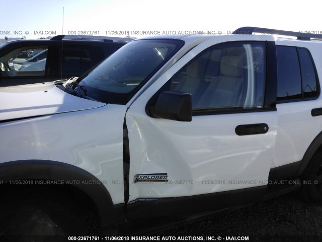 1FMEU73E46UA70382 - 2006 FORD EXPLORER XLT WHITE photo 6