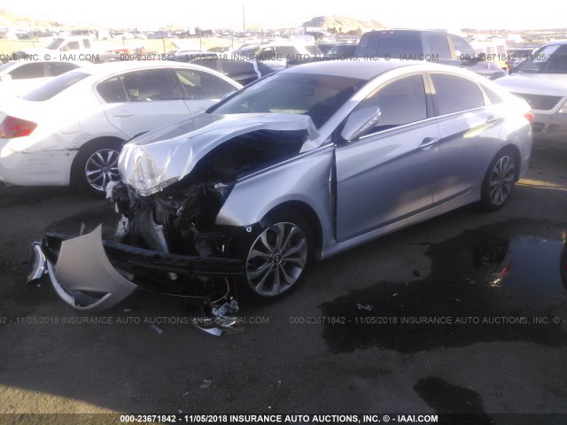 5NPEC4AC3EH822749 - 2014 HYUNDAI SONATA SE/LIMITED SILVER photo 2