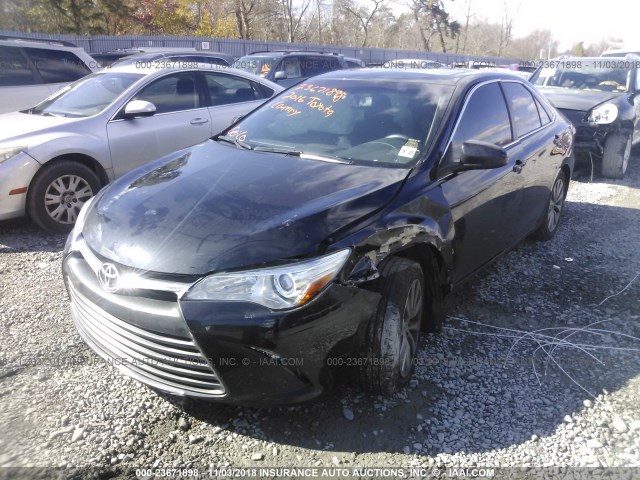 4T1BF1FK0GU580547 - 2016 TOYOTA CAMRY LE/XLE/SE/XSE BLACK photo 2