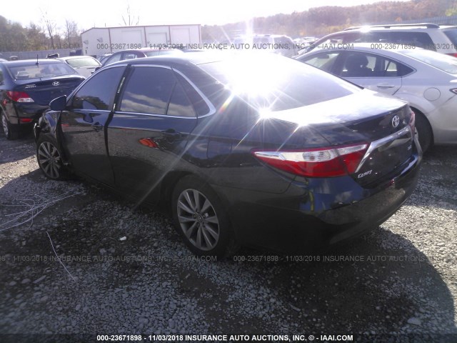 4T1BF1FK0GU580547 - 2016 TOYOTA CAMRY LE/XLE/SE/XSE BLACK photo 3