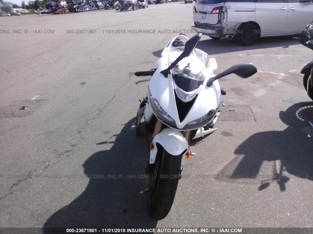 SMTA01YK2GJ735018 - 2016 TRIUMPH MOTORCYCLE DAYTONA 675 WHITE photo 5