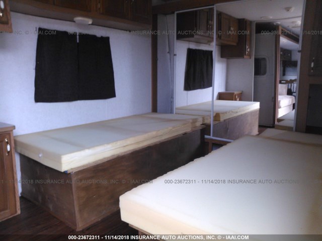 5C1TH32213P003870 - 2003 ADVE TIMBERLODG WHITE photo 5