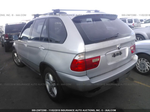 5UXFB335X2LH34502 - 2002 BMW X5 4.4I SILVER photo 3