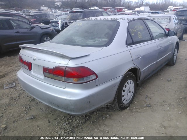 1HGCF86631A132799 - 2001 HONDA ACCORD VALUE SILVER photo 4