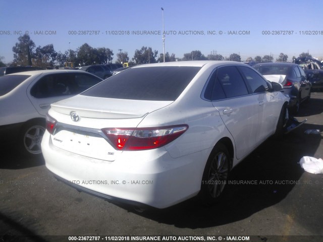 4T1BF1FK5GU262634 - 2016 TOYOTA CAMRY LE/XLE/SE/XSE 白色 照片 4