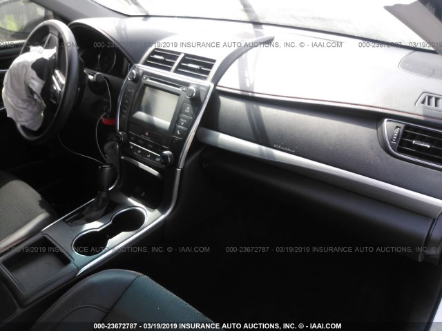 4T1BF1FK5GU262634 - 2016 TOYOTA CAMRY LE/XLE/SE/XSE 白色 照片 5